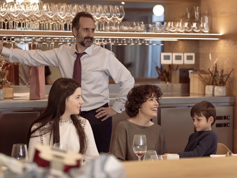 Crítica de “Los domingos”, de Alauda Ruiz de Azúa: Identidad y libertad bajo el dominio&nbsp;adulto